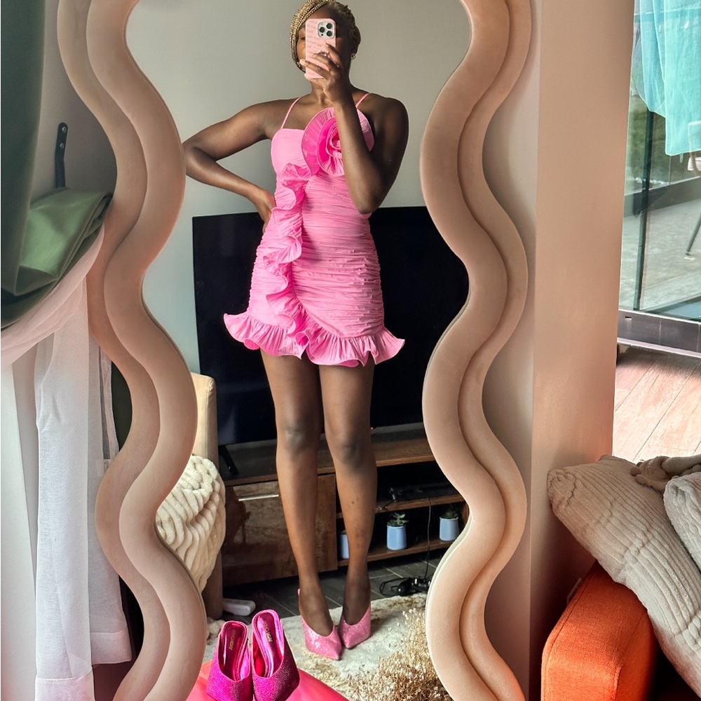 Elegant Pink Ruched Dress - Picture 10 of 10